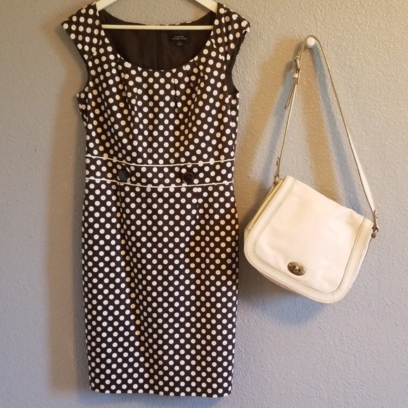 Tahari Dresses & Skirts - Tahari Polka Dot Sleeveless Dress Sz 6